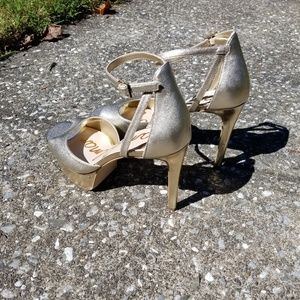 NWOT Gold Sam Edelman Heels